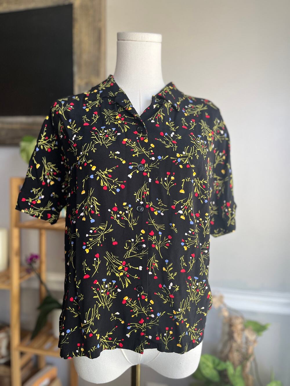 Vintage 90s Black Button Front Blouse Short Sleeve Floral Tulips Size Medium